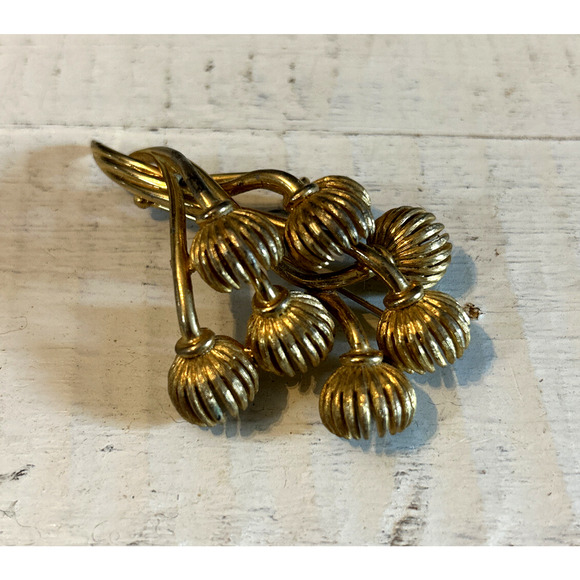 Vintage Boucher Gold Tone Floral Flower Blossom Brooch Pin #81128 - Picture 4 of 8